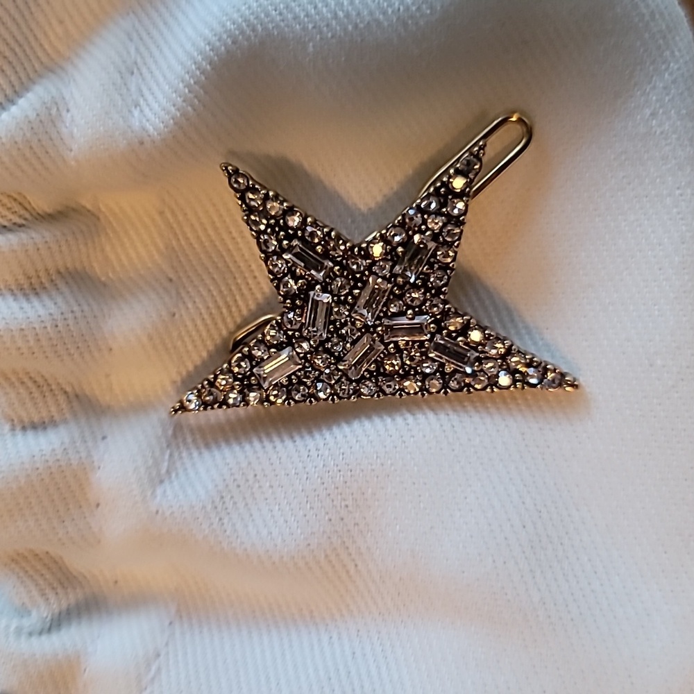 NIB ✨️Golden Goose Lace Lock Star Pin In Antique Gold Gorgeous✨️ - Picture 7 of 14